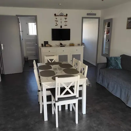 Dans De Avec Piscine, Tennis Et Aire De Jeux Holiday home Soustons