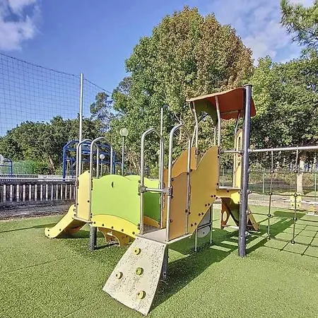 Dans De Avec Piscine, Tennis Et Aire De Jeux * Soustons